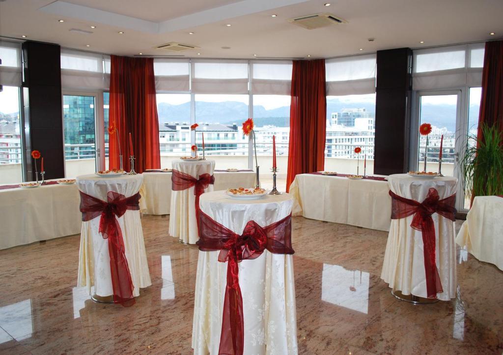 Aparthotel Premier Podgorica Étterem fotó